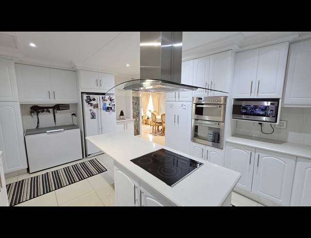 3 BEDROOM FREEHOLD FOR SALE IN HOWICK WEST